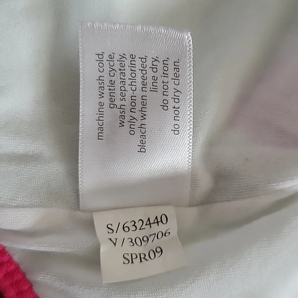 Old Navy host pick